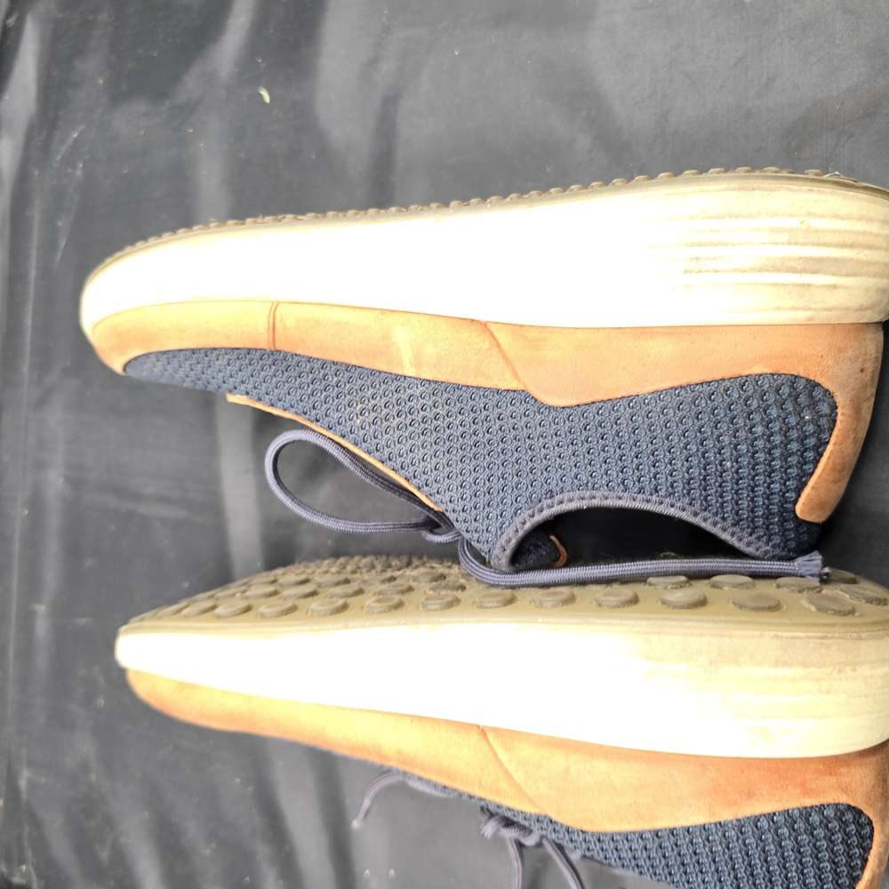 Ecco Blue and Tan Oxfords‎ with Curved Sole